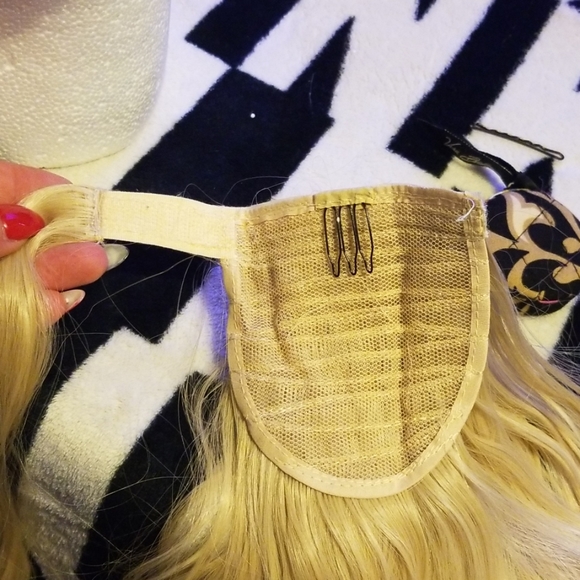 Ponytail blonde - Picture 3 of 3
